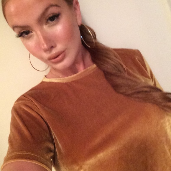 ASOS Yellow Gold Velvet Velour T Shirt Top Sz 4 - Picture 2 of 5